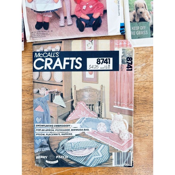 Lot of 11 Vintage Sewing Patterns‎ Most 1960s 1970s 1980s Craft Dolls Decor - Picture 5 of 5